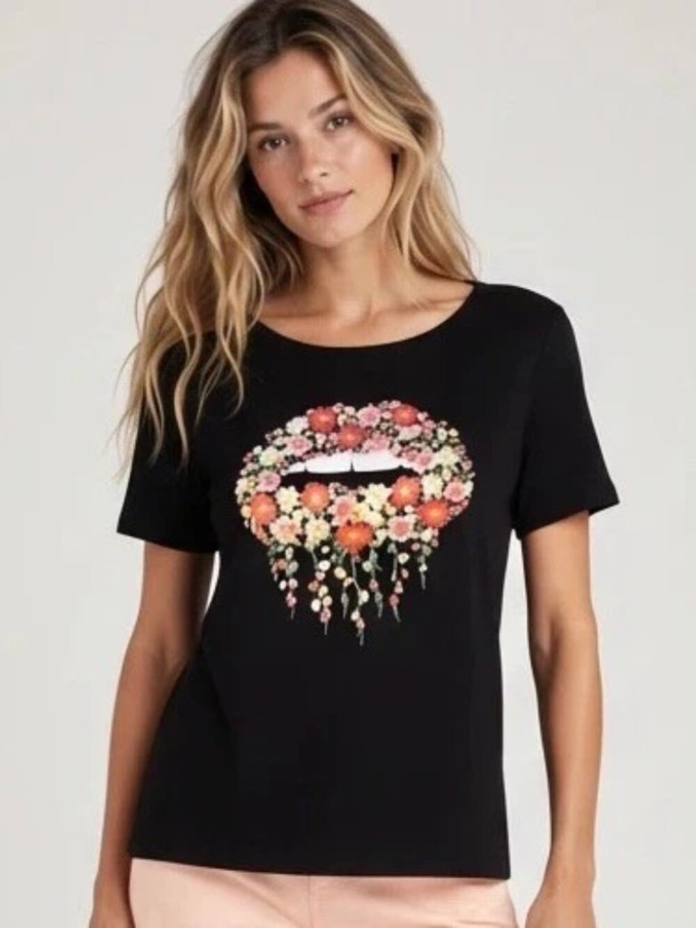 Savanna Jane Black Floral Lips Graphic Tee Short Sleeve Sz M Medium